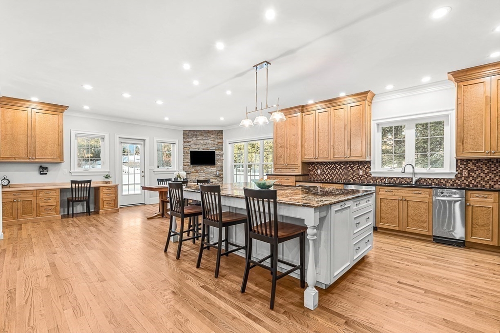 45 Bacon Street Winchester, MA 01890 - Photo 8 of 42