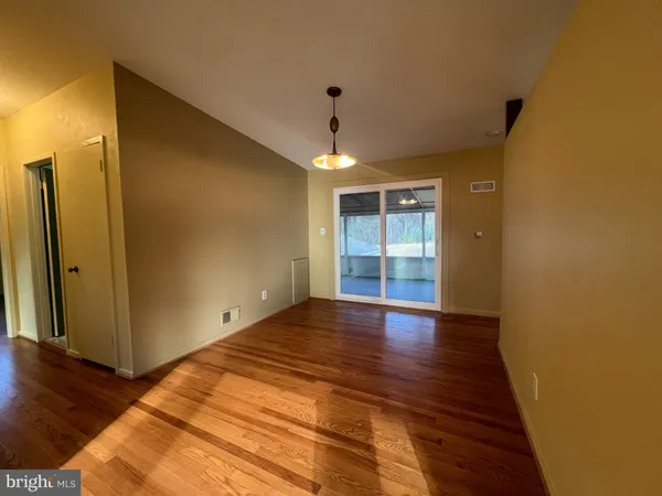 $3,400 | 609 Marcia Lane, Rockville, MD 20851