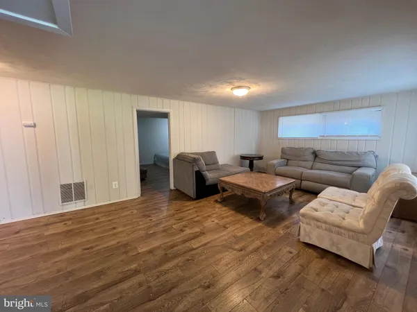 $3,400 | 609 Marcia Lane, Rockville, MD 20851