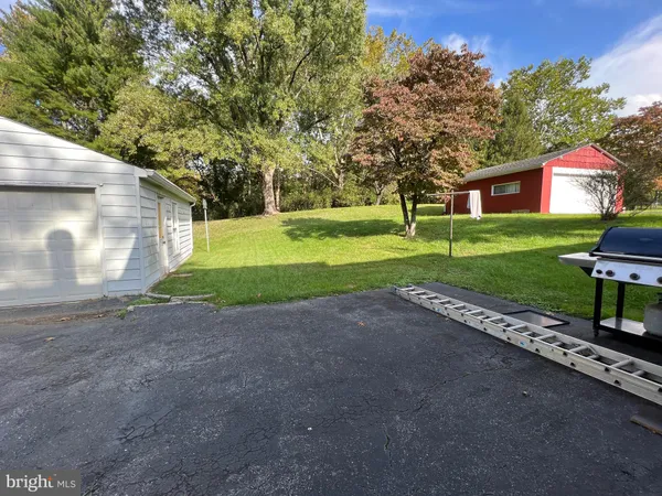 $3,400 | 609 Marcia Lane, Rockville, MD 20851