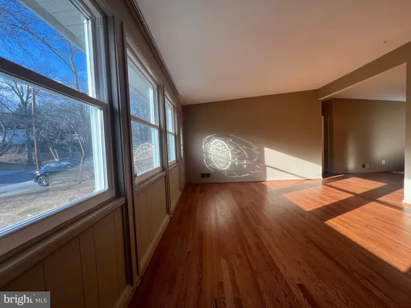 $3,400 | 609 Marcia Lane, Rockville, MD 20851