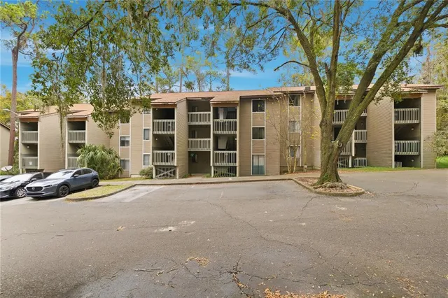 $129,900 | 111 Southeast 16th Avenue, Unit O302, Gainesville, FL 32601
