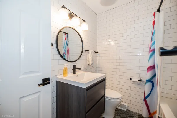 $4,700 | 339 Lincoln Avenue, Downers Grove, IL 60515