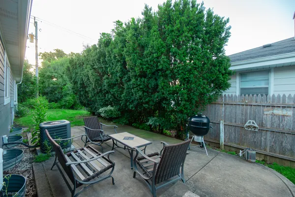 $4,700 | 339 Lincoln Avenue, Downers Grove, IL 60515