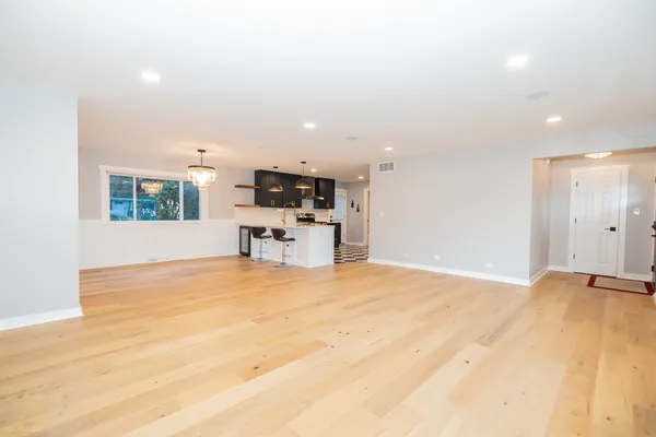 $4,700 | 339 Lincoln Avenue, Downers Grove, IL 60515