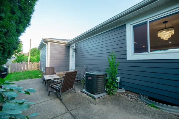 $4,700 | 339 Lincoln Avenue, Downers Grove, IL 60515