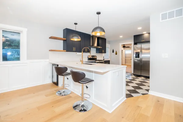 $4,700 | 339 Lincoln Avenue, Downers Grove, IL 60515