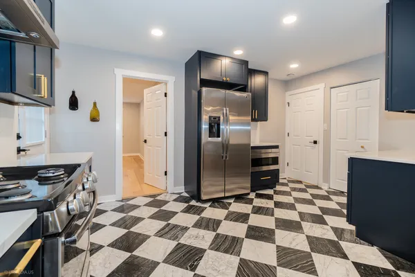 $4,700 | 339 Lincoln Avenue, Downers Grove, IL 60515