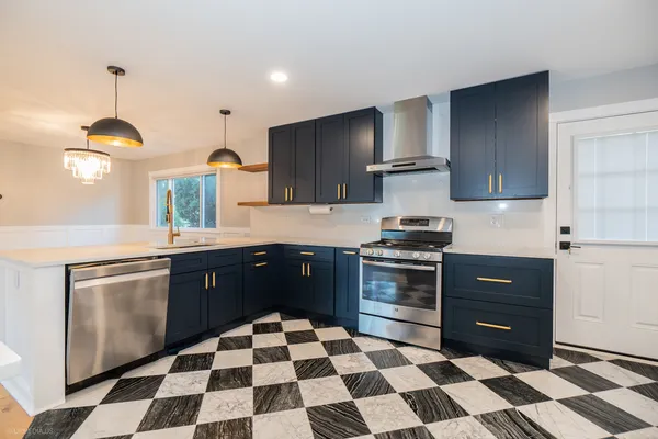 $4,700 | 339 Lincoln Avenue, Downers Grove, IL 60515