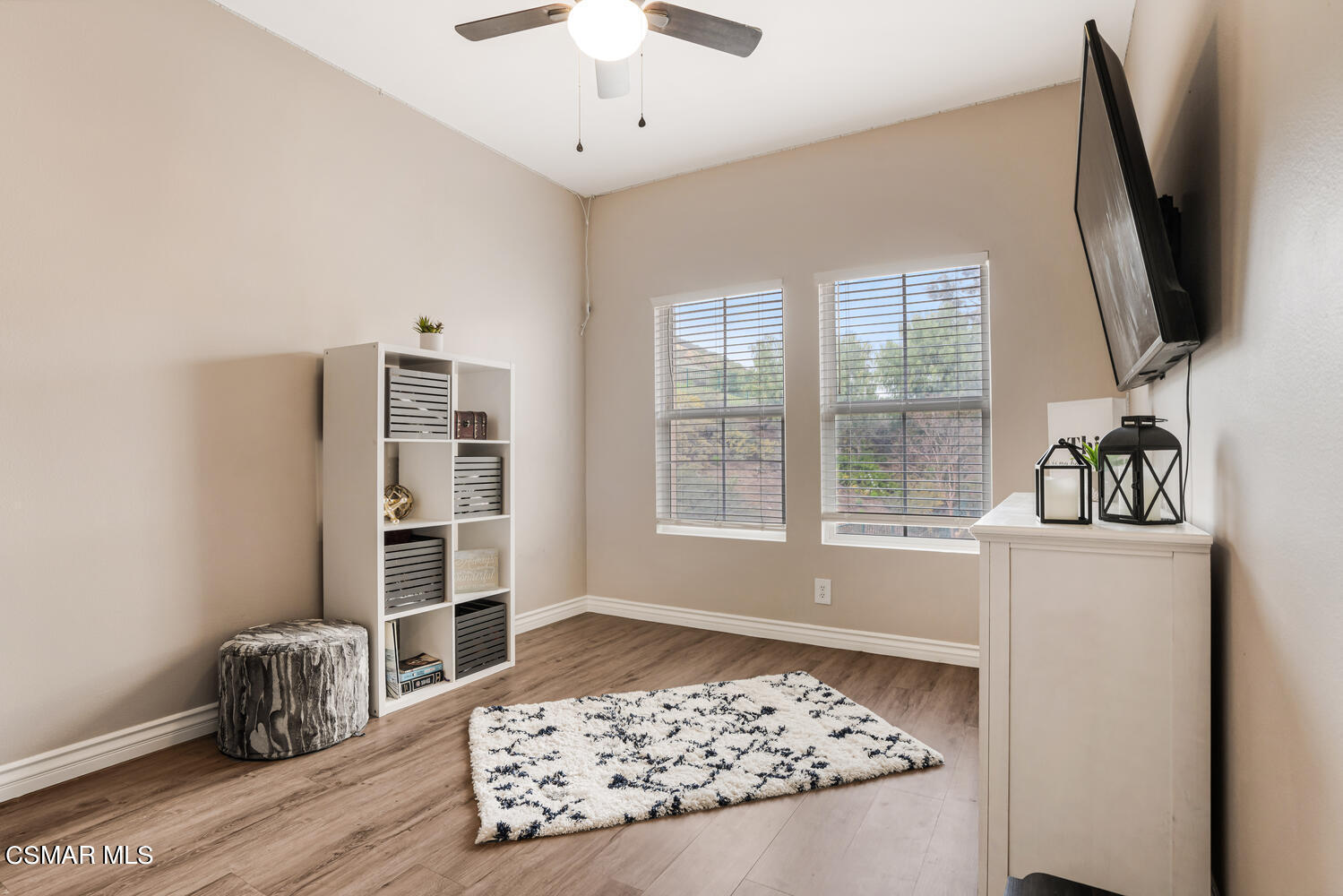 596 Fenwick Way, Unit C Simi Valley, CA 93065 - Photo 23 of 28 596 Fenwick Way Unit C Simi-large-024-00