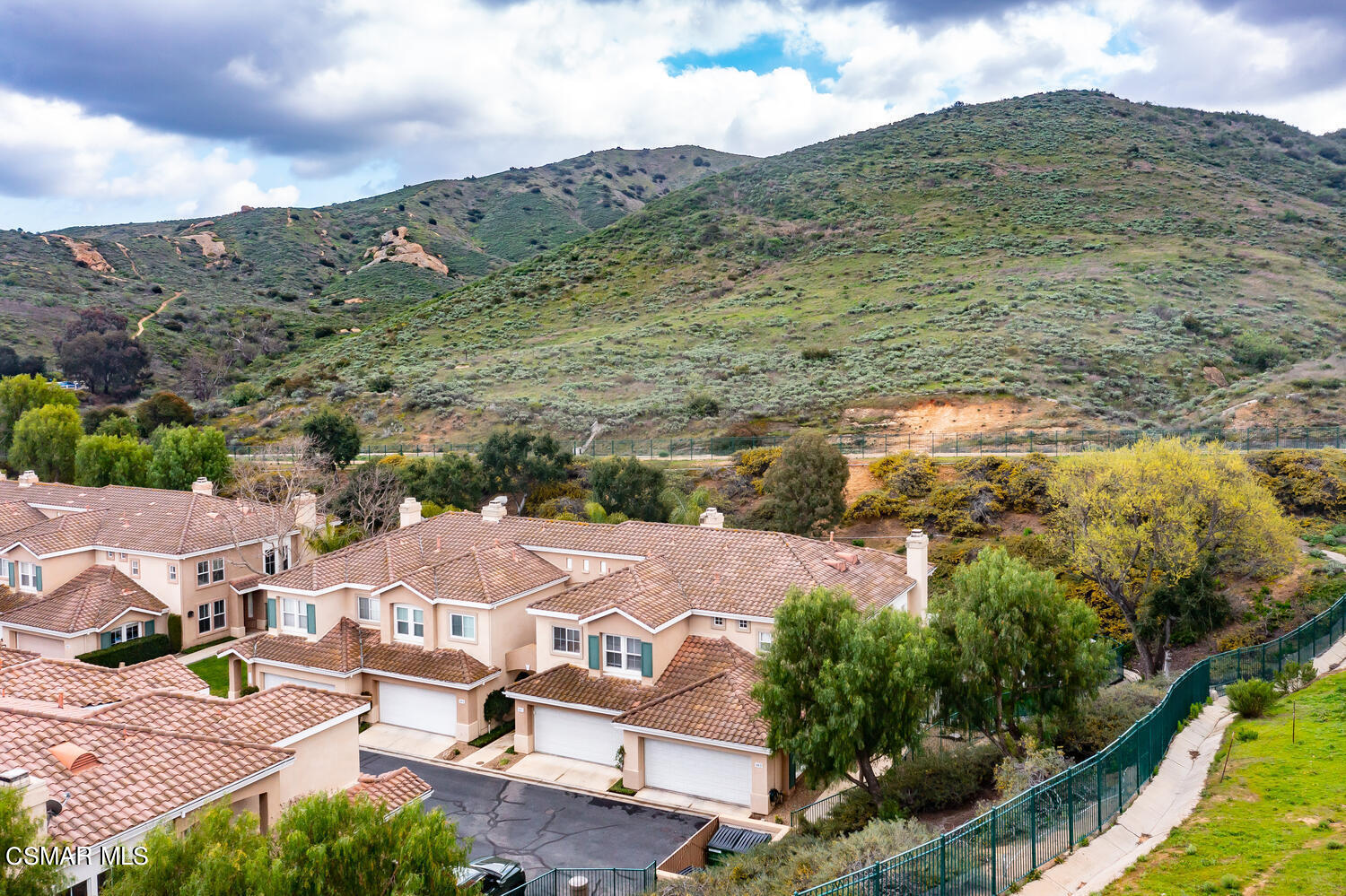 596 Fenwick Way, Unit C Simi Valley, CA 93065 - Photo 27 of 28 596 Fenwick Way Unit C Simi-large-002-02