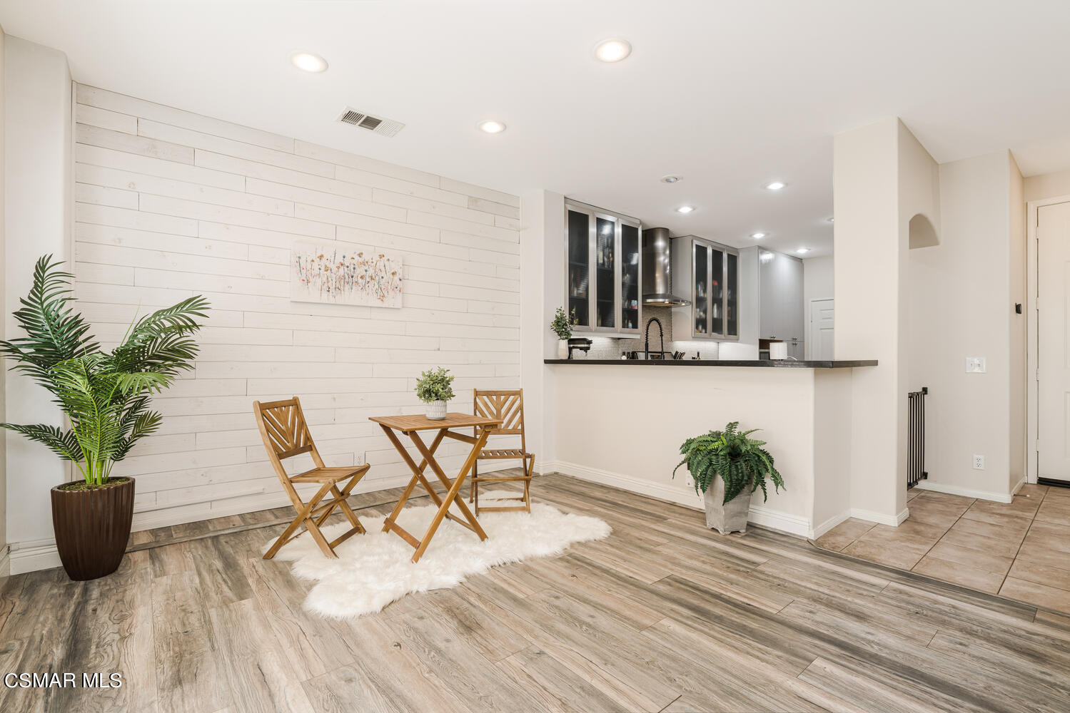 596 Fenwick Way, Unit C Simi Valley, CA 93065 - Photo 10 of 28 596 Fenwick Way Unit C Simi-large-011-01