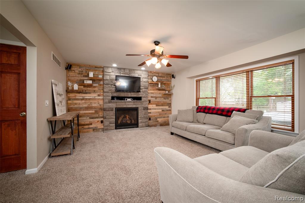 11363 North McKinley Road Montrose, MI 48457 - Photo 5 of 36