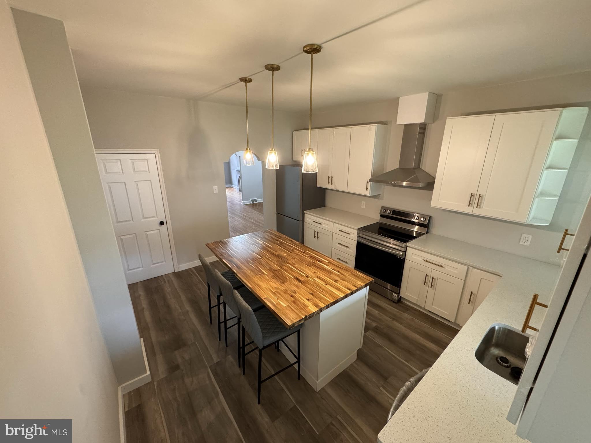 2737 Pratt Street Philadelphia, PA 19137 - Photo 4 of 29