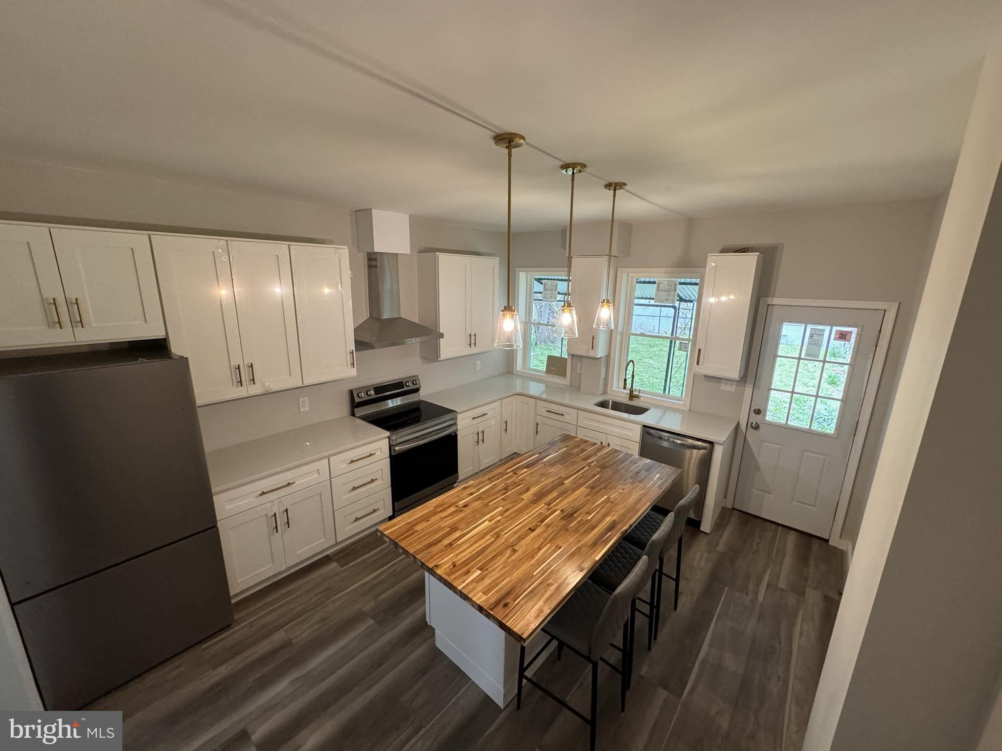 2737 Pratt Street Philadelphia, PA 19137 - Photo 5 of 29