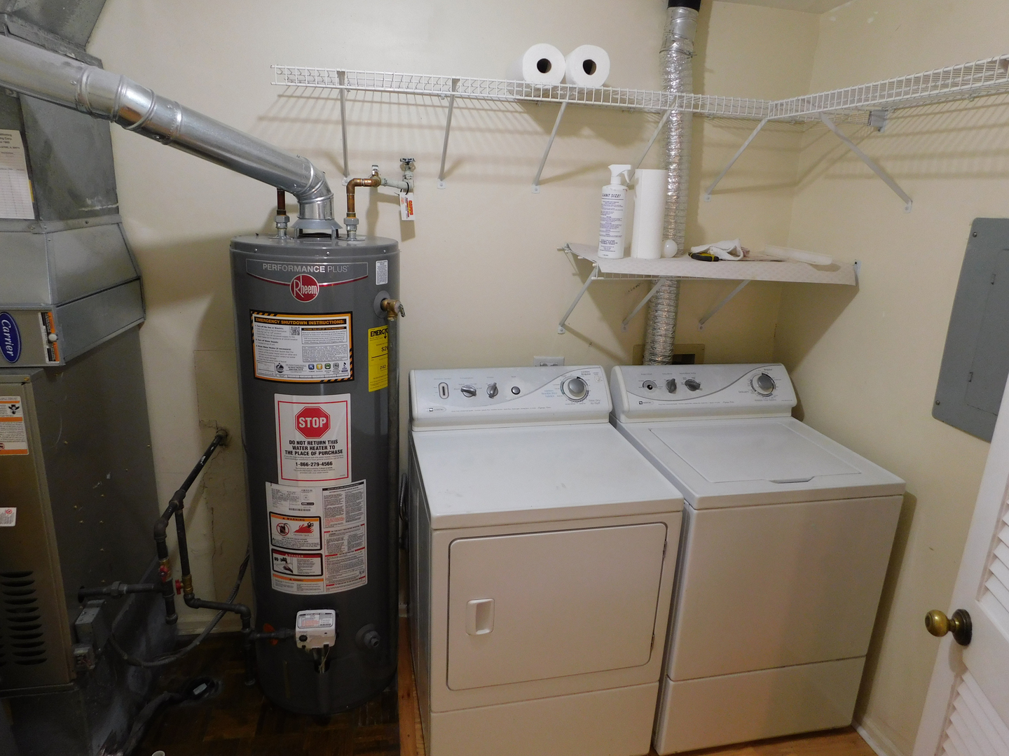 1191 Ranchview Court Buffalo Grove, IL 60089 - Photo 15 of 20 a utility room with dryer and washer