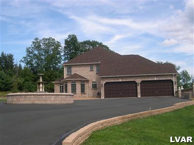 301 Fox Chase Road Stroudsburg, PA 18360 - Photo 2 of 16 Gallery Image 2