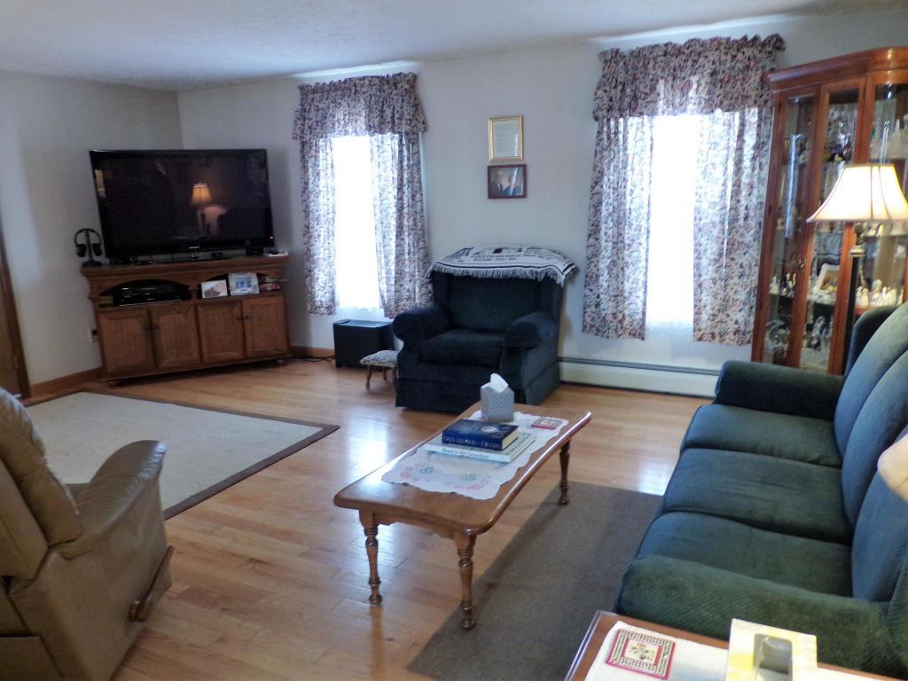 649 Main Street Springvale, ME 04083 - Photo 4 of 18 20181219152534134071000000-o