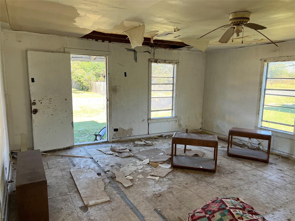 304 West Burnett Calvert, TX 77837 - Photo 19 of 36