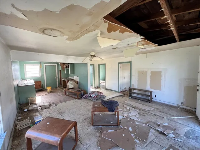 $75,000 | 304 West Burnett, Calvert, TX 77837