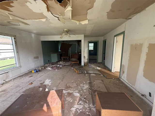 $75,000 | 304 West Burnett, Calvert, TX 77837