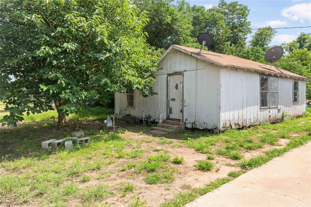 304 West Burnett Calvert, TX 77837 - Photo 25 of 36 Building #3