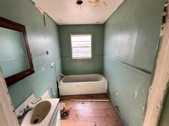 $75,000 | 304 West Burnett, Calvert, TX 77837