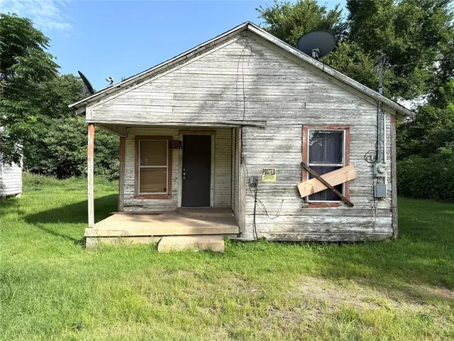 $75,000 | 304 West Burnett, Calvert, TX 77837