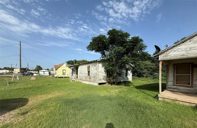 $75,000 | 304 West Burnett, Calvert, TX 77837