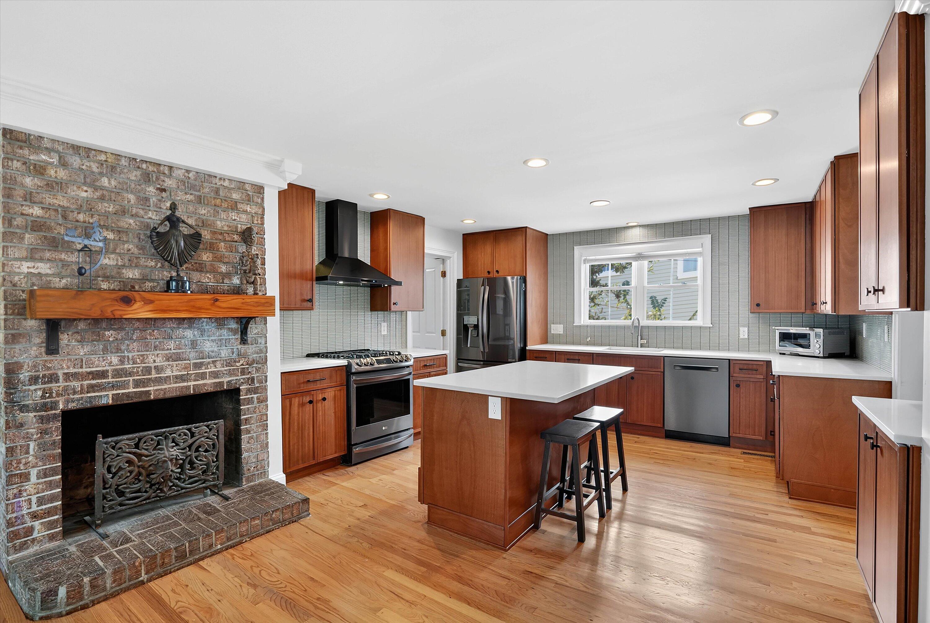 535 Rutledge Avenue Charleston, SC 29403 - Photo 13 of 43 19-349b51f2-5abd-446a-a0fd-e9fce8b1495c_