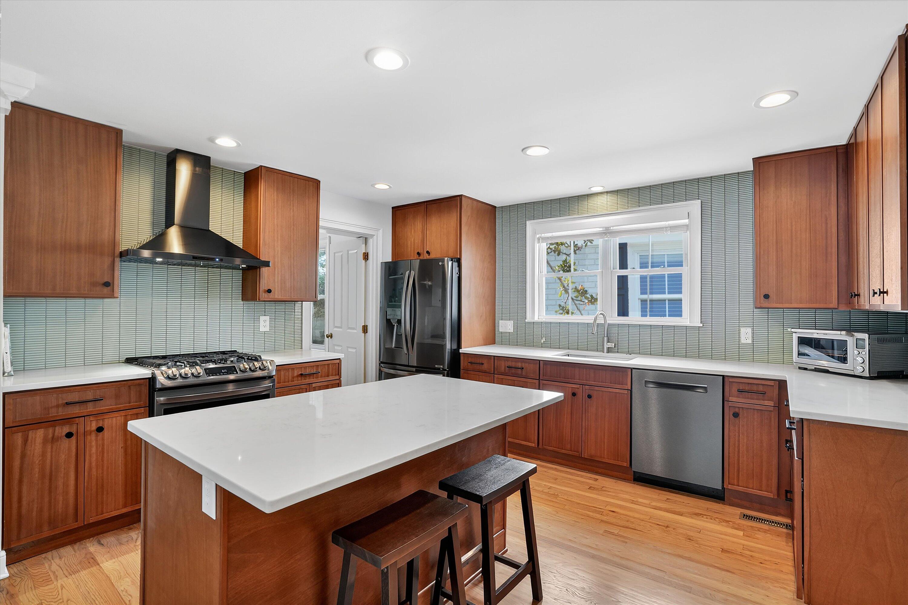 535 Rutledge Avenue Charleston, SC 29403 - Photo 16 of 43 22-8f85e696-0c7d-4324-aaf8-2ae57987b1b3_