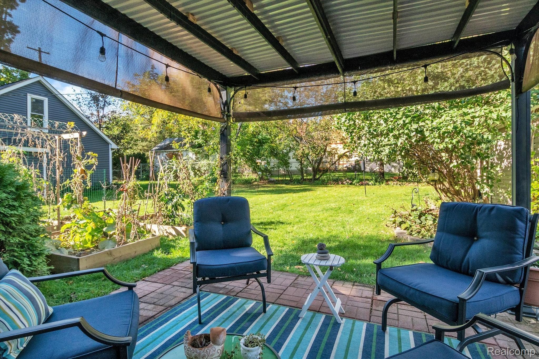 216 George Howell, MI 48843 - Photo 15 of 16 40-216-George-St-WindowStill-Real-Estate-Photography-40.jpg