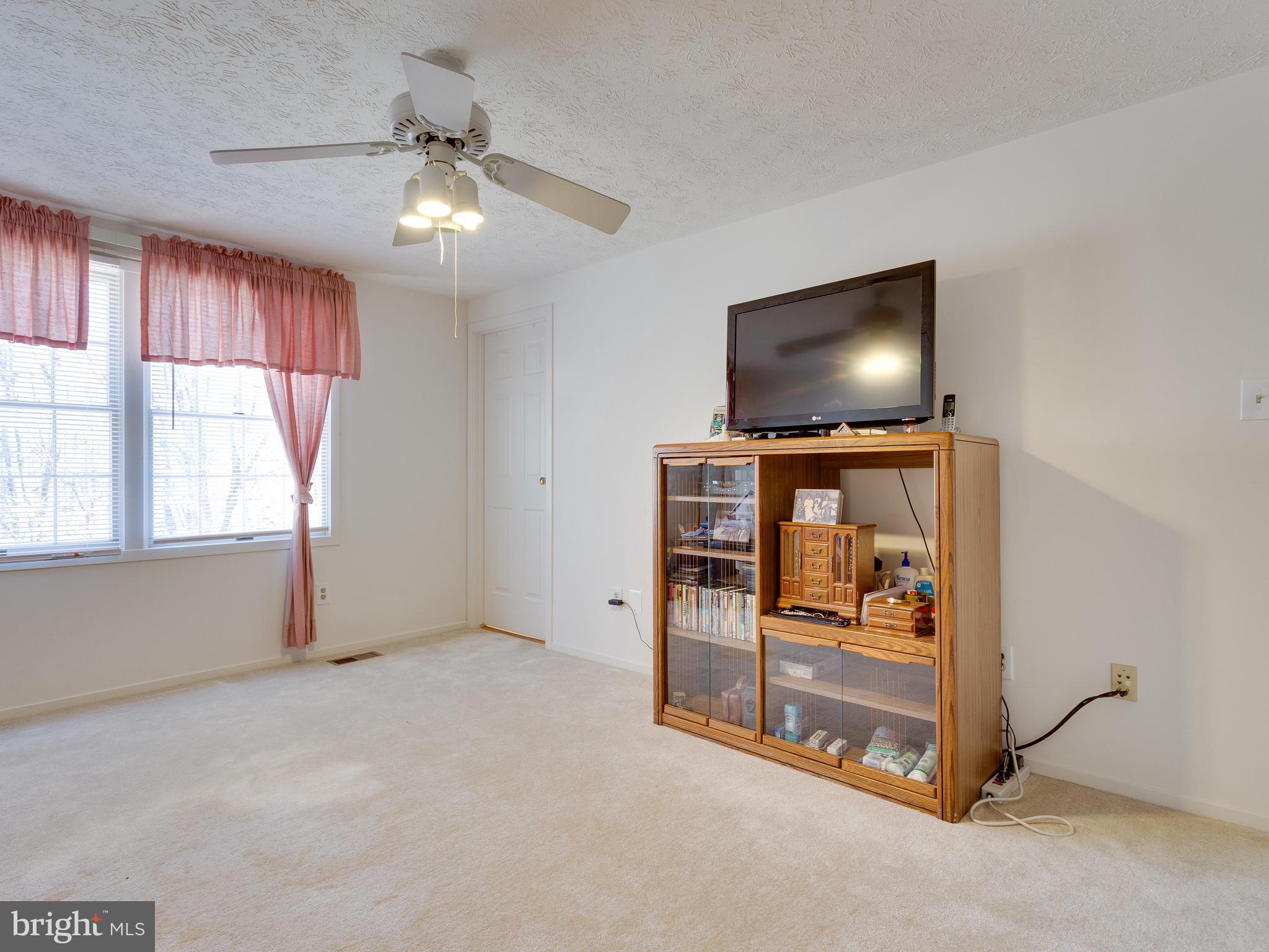 6107 Mantle Road Burke, VA 22015 - Photo 22 of 30 Bedroom (Master)