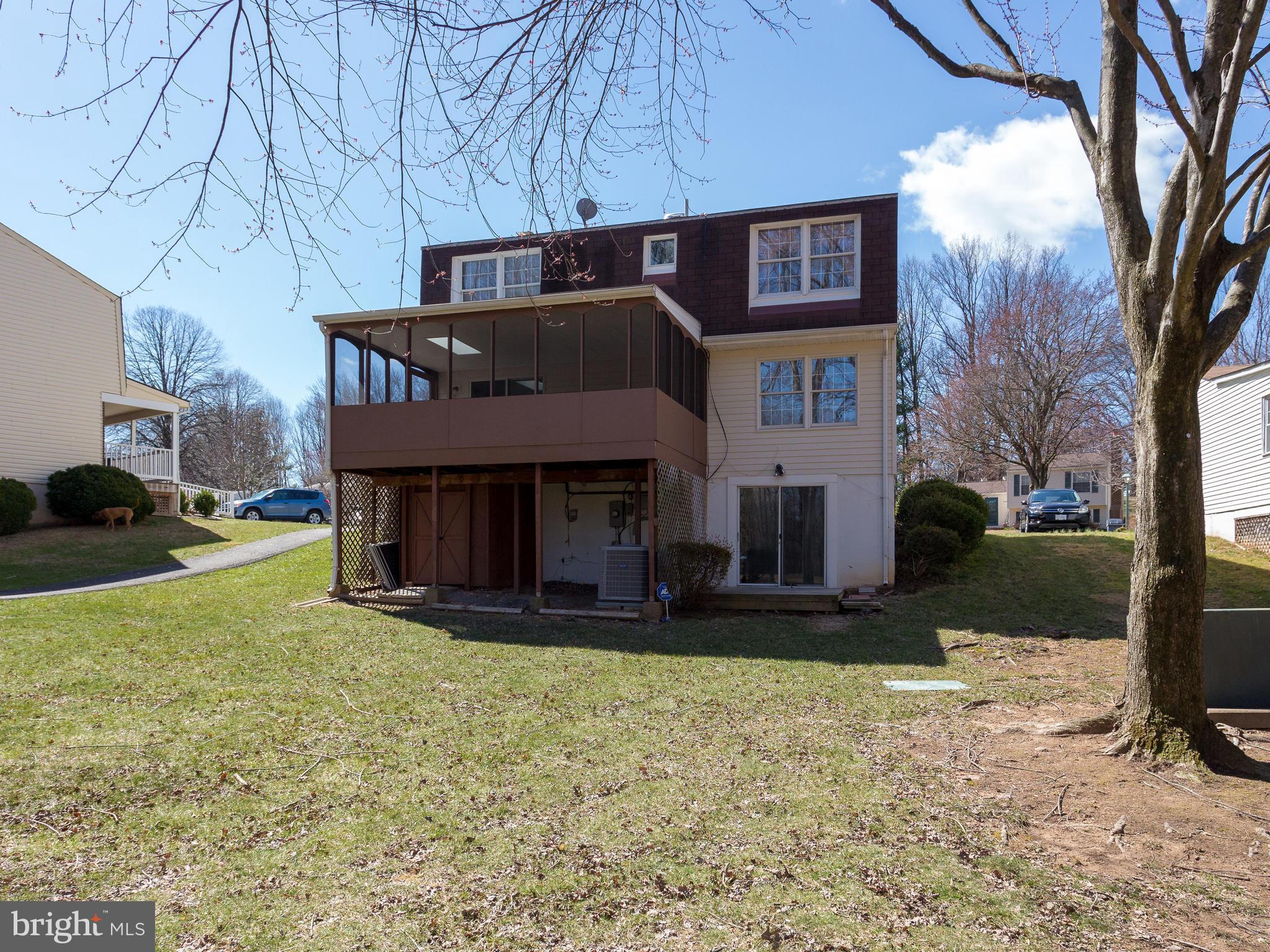 6107 Mantle Road Burke, VA 22015 - Photo 28 of 30 Exterior (Rear)