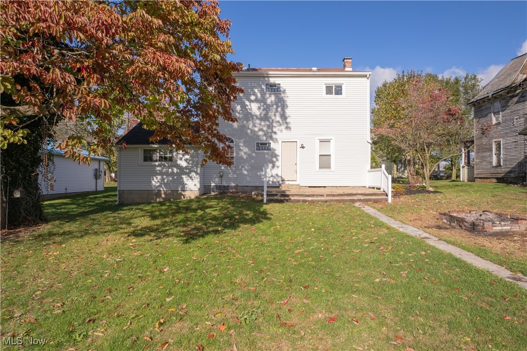 2399 Columbiana Road New Springfield, OH 44443 - Photo 29 of 38 Rear view of property and yard