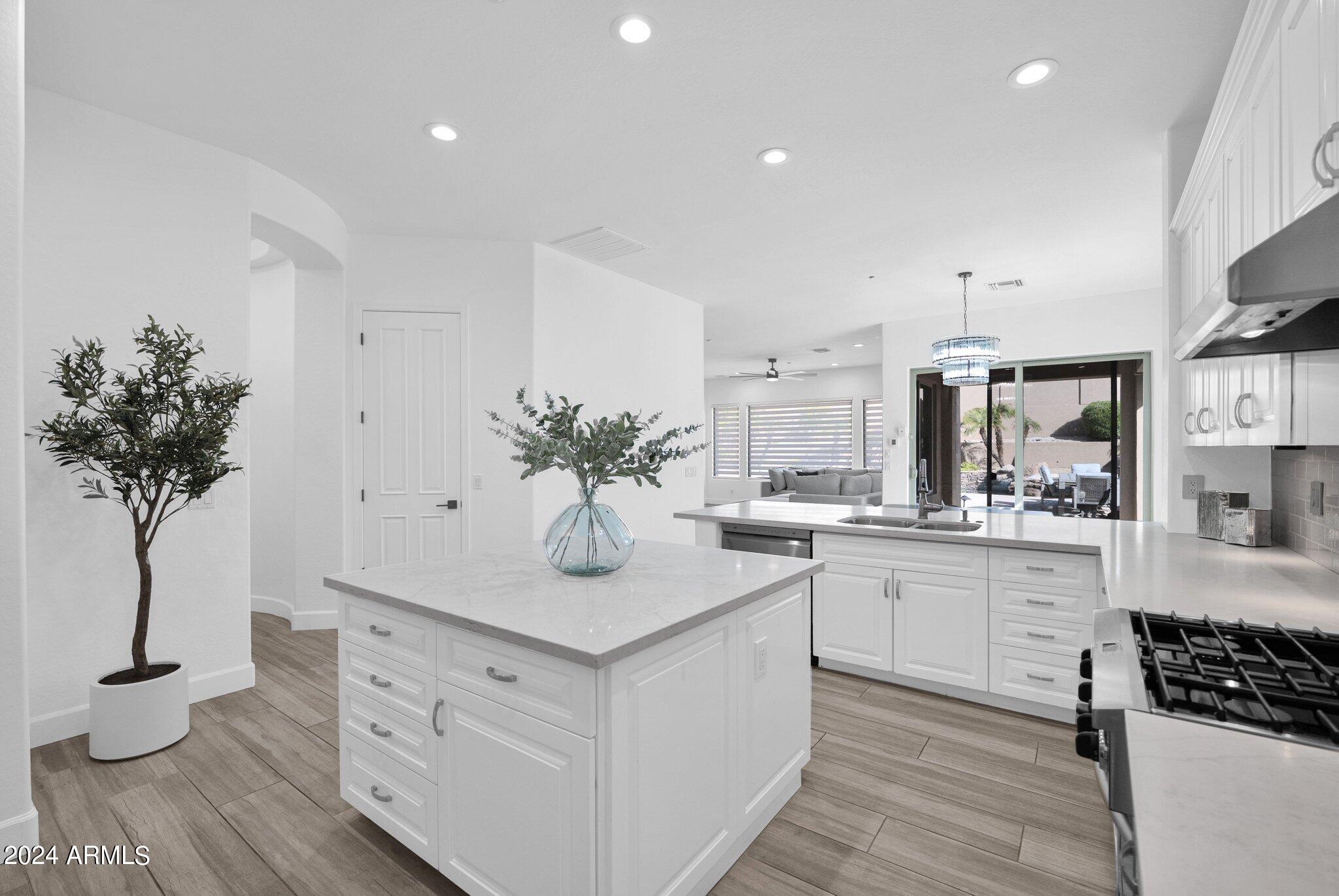 11416 East Autumn Sage Drive Scottsdale, AZ 85255 - Photo 4 of 52 Kitchen