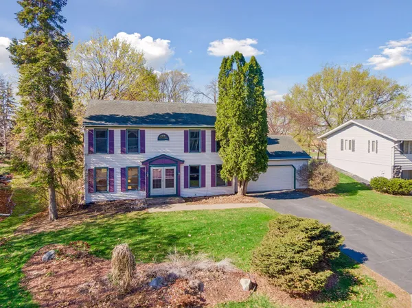 $450,000 | 812 Oriole Lane, Chaska, MN 55318