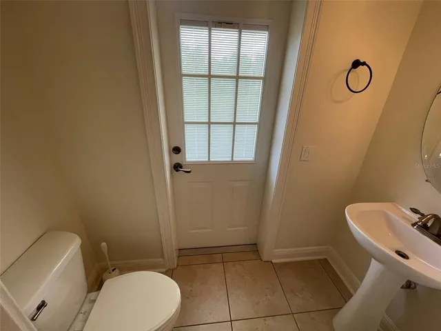 a bathroom with a toilet