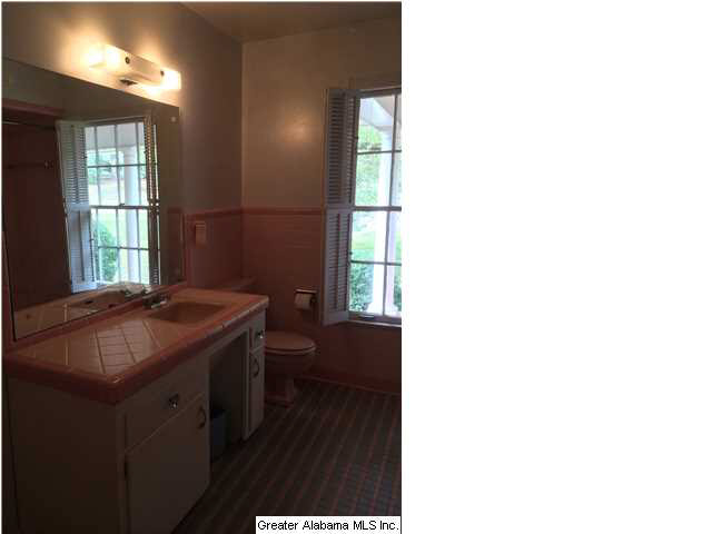 3505 Crosshill Road Mountain Brook, AL 35223 - Photo 9 of 17