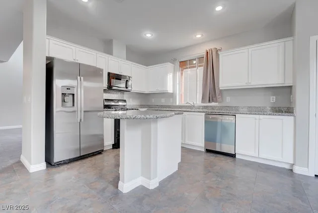 $2,700 | 3637 Pinnate Drive, Las Vegas, NV 89147