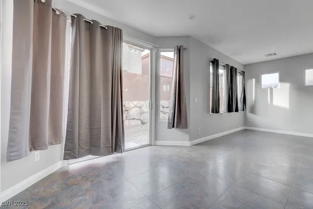 $2,700 | 3637 Pinnate Drive, Las Vegas, NV 89147