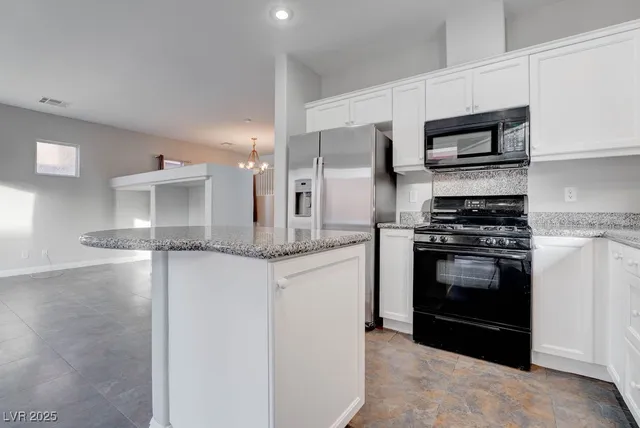 $2,700 | 3637 Pinnate Drive, Las Vegas, NV 89147