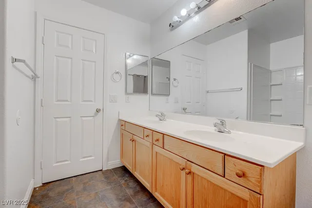 $2,700 | 3637 Pinnate Drive, Las Vegas, NV 89147