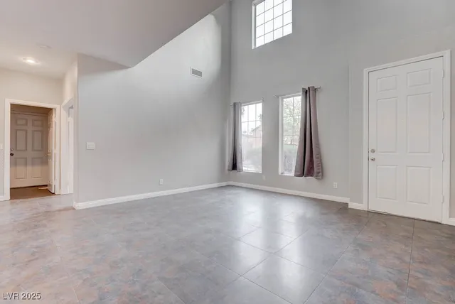 $2,700 | 3637 Pinnate Drive, Las Vegas, NV 89147