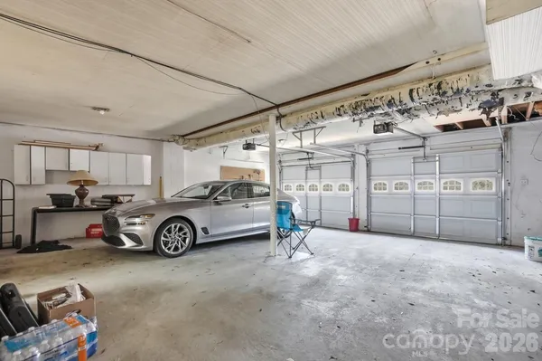 a view of a pathway in outside of the house