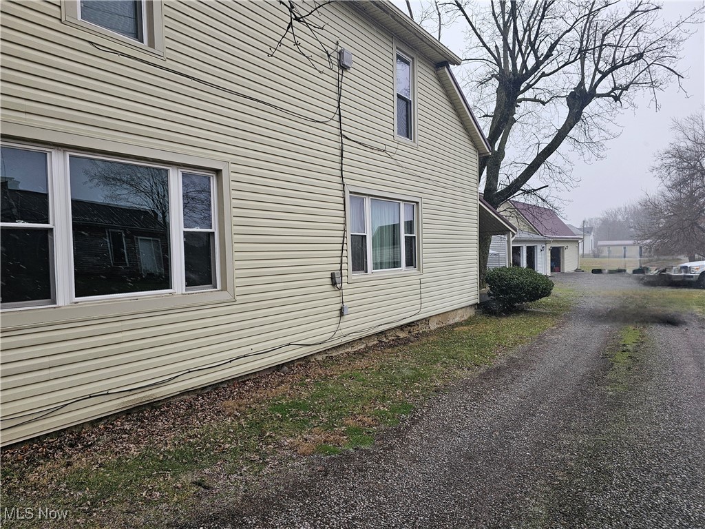 2415 Columbiana Road New Springfield, OH 44443 - Photo 4 of 25 View of side of home