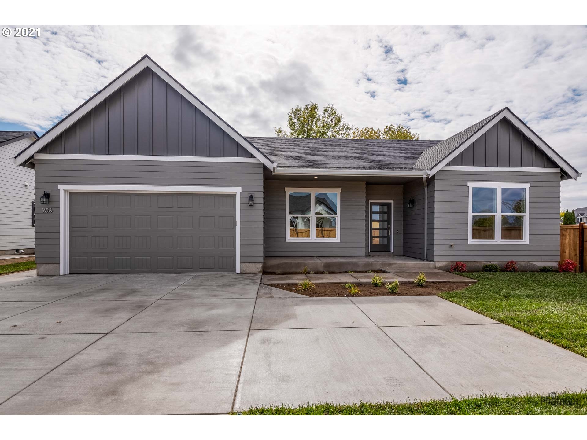 1024 53rd Place Springfield, OR 97478 - Photo 1 of 31