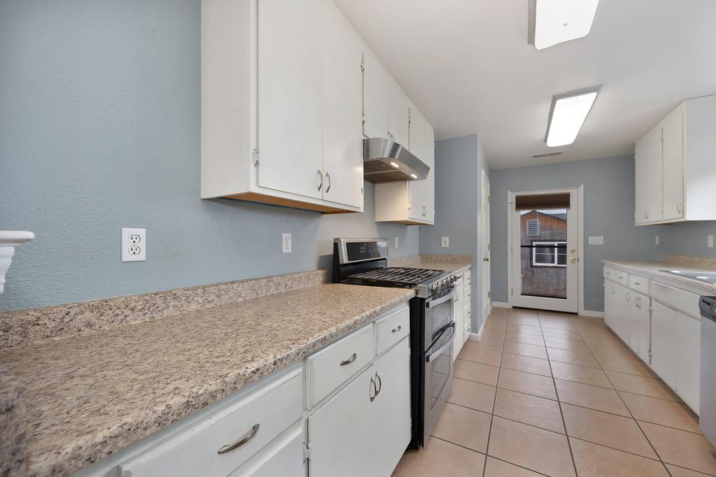 654 B Street Lincoln, CA 95648 - Photo 13 of 39