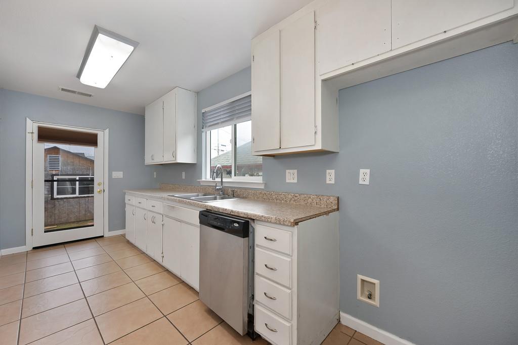 654 B Street Lincoln, CA 95648 - Photo 14 of 39