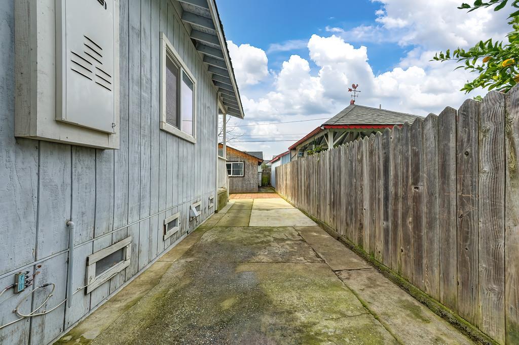 654 B Street Lincoln, CA 95648 - Photo 32 of 39